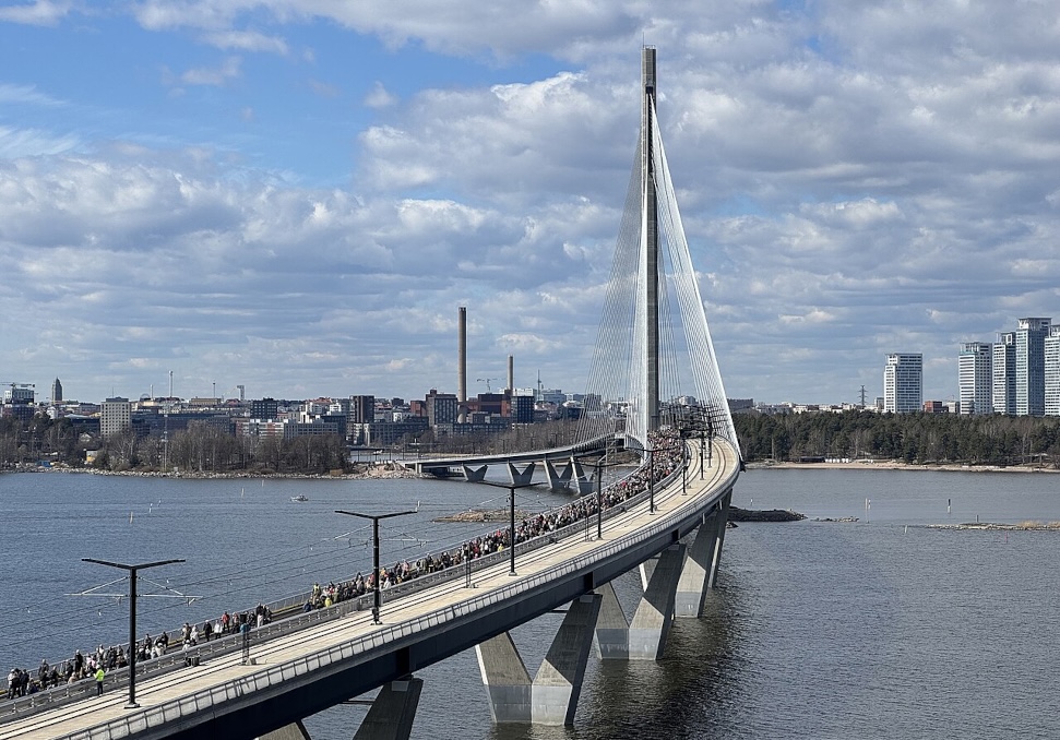 Fußgängerbrücke Kruunuvuorensilta